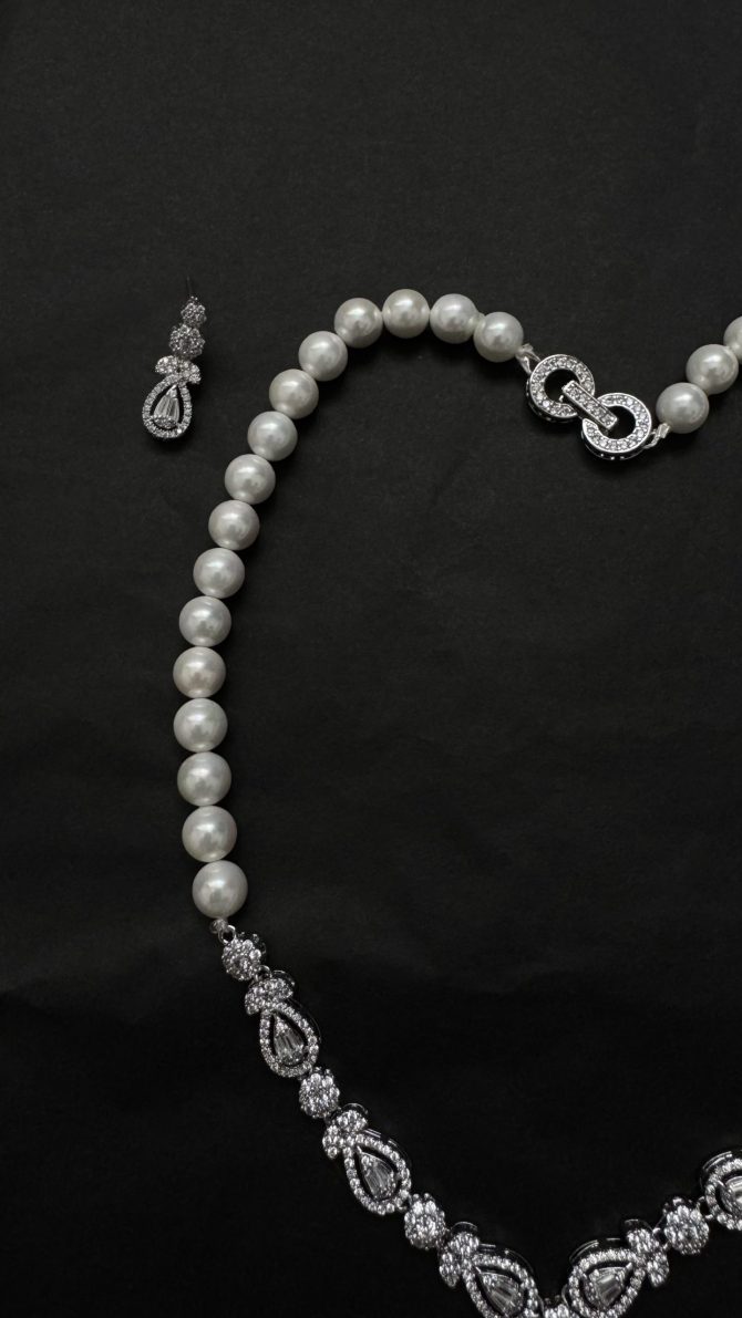 Set de bijuterii unicat – perle de sticlă & cristale elegante
